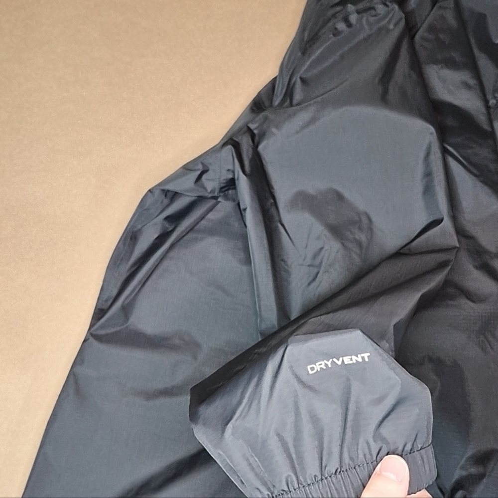 The North Face Women's Black Windbreaker NWOT 1103/1653 - Picture 7 of 9